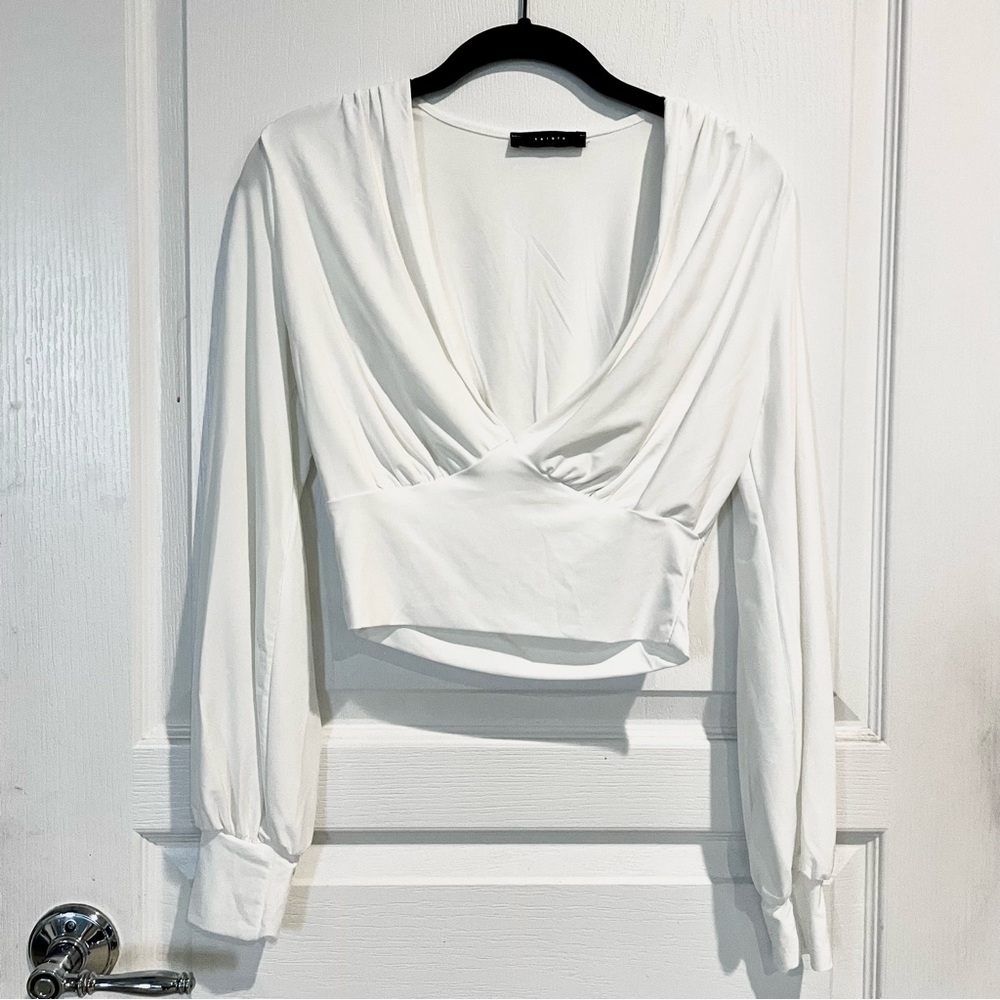 Saints Women’s Long Sleeve Plunge Crop Top Size M